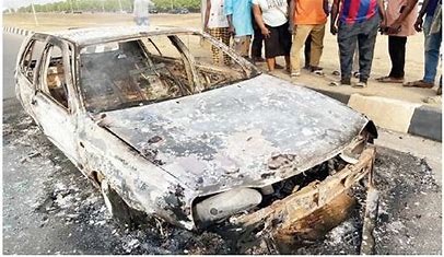 Mob kills two suspected one-chance robbers in Abuja