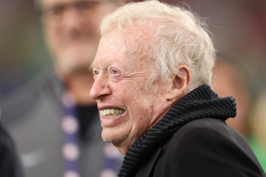 Phil Knight donates $3m to Oregon Republicans, marking the largest contribution in state history. The Nike co-founder backs the Bring Balance to Salem PAC to support GOP candidates.