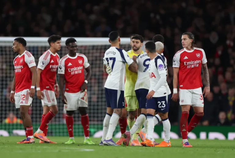 Premier League: Arsenal thrash Tottenham 4-1