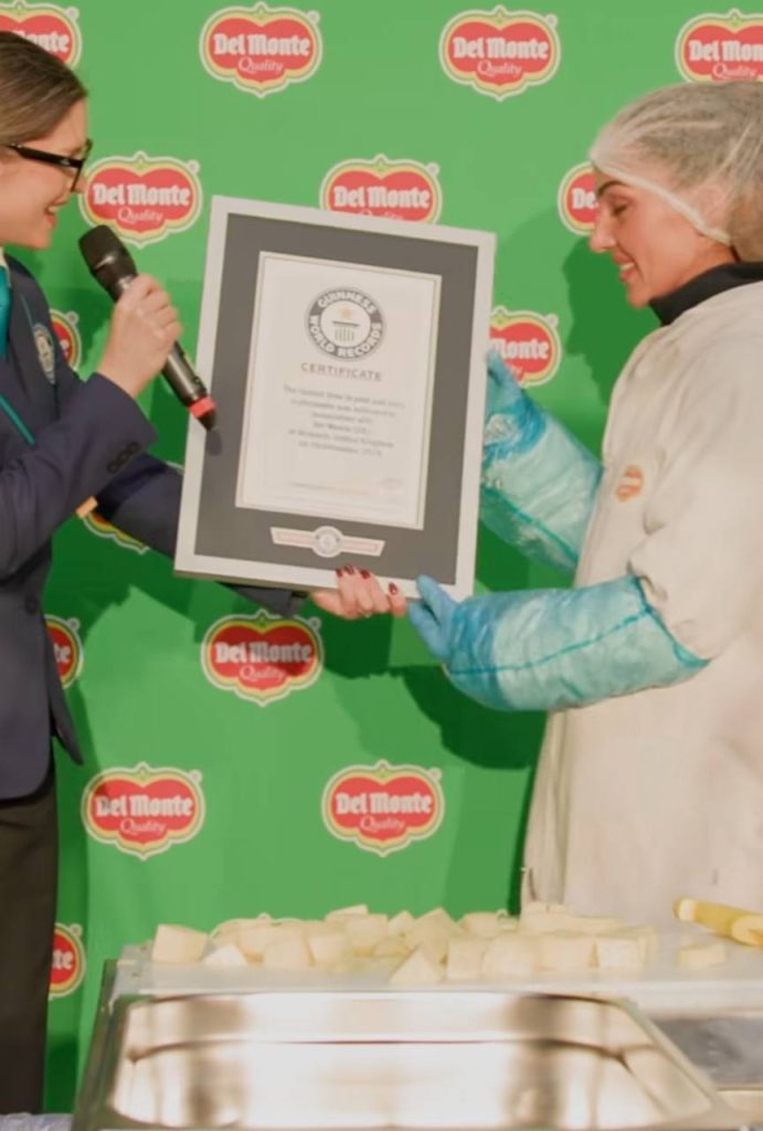 Dominika Gasparova sets new record after slicing and peeling a pineapple in 11.43 seconds, beating the previous Guinness World Records mark during an official Del Monte challenge in the UK.
