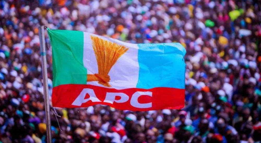 Bayelsa: Hundreds of PDP supporters switch to APC