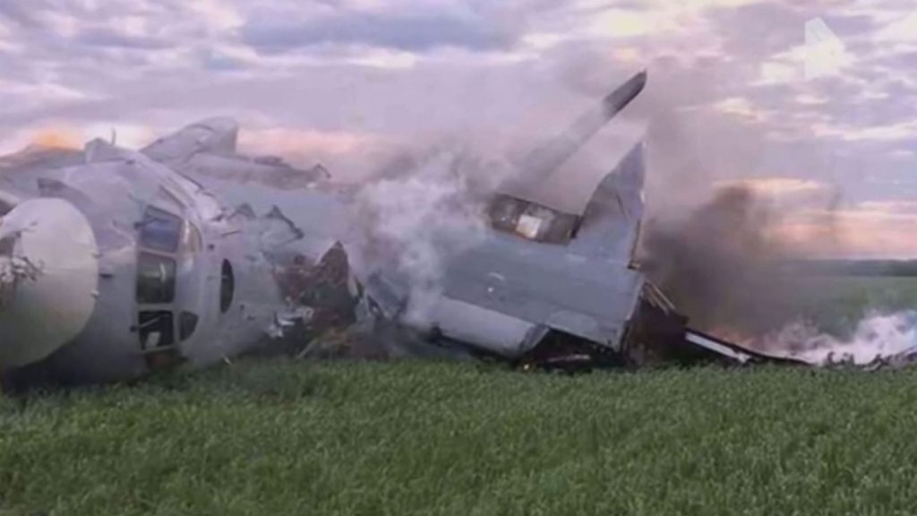 Russian military plane crashes