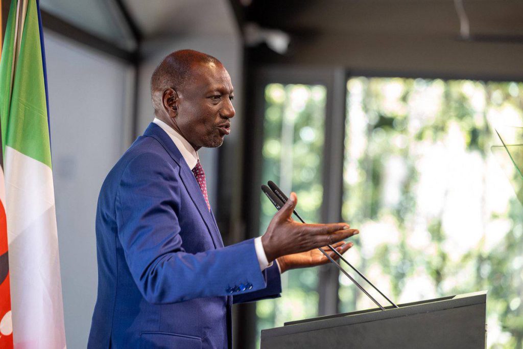 Kenya speaking better English than Nigerians sparks backlash as President William Ruto’s viral remarks mocking Nigerian accents draw strong reactions online.